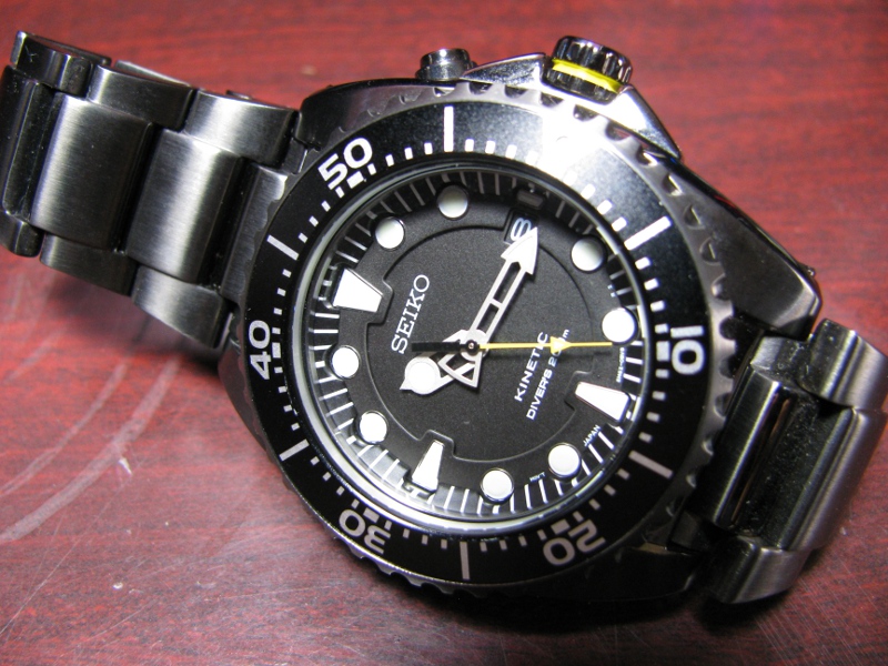 夏の腕時計はダイバーズで決まり『セイコーキネティックSKA427P1 